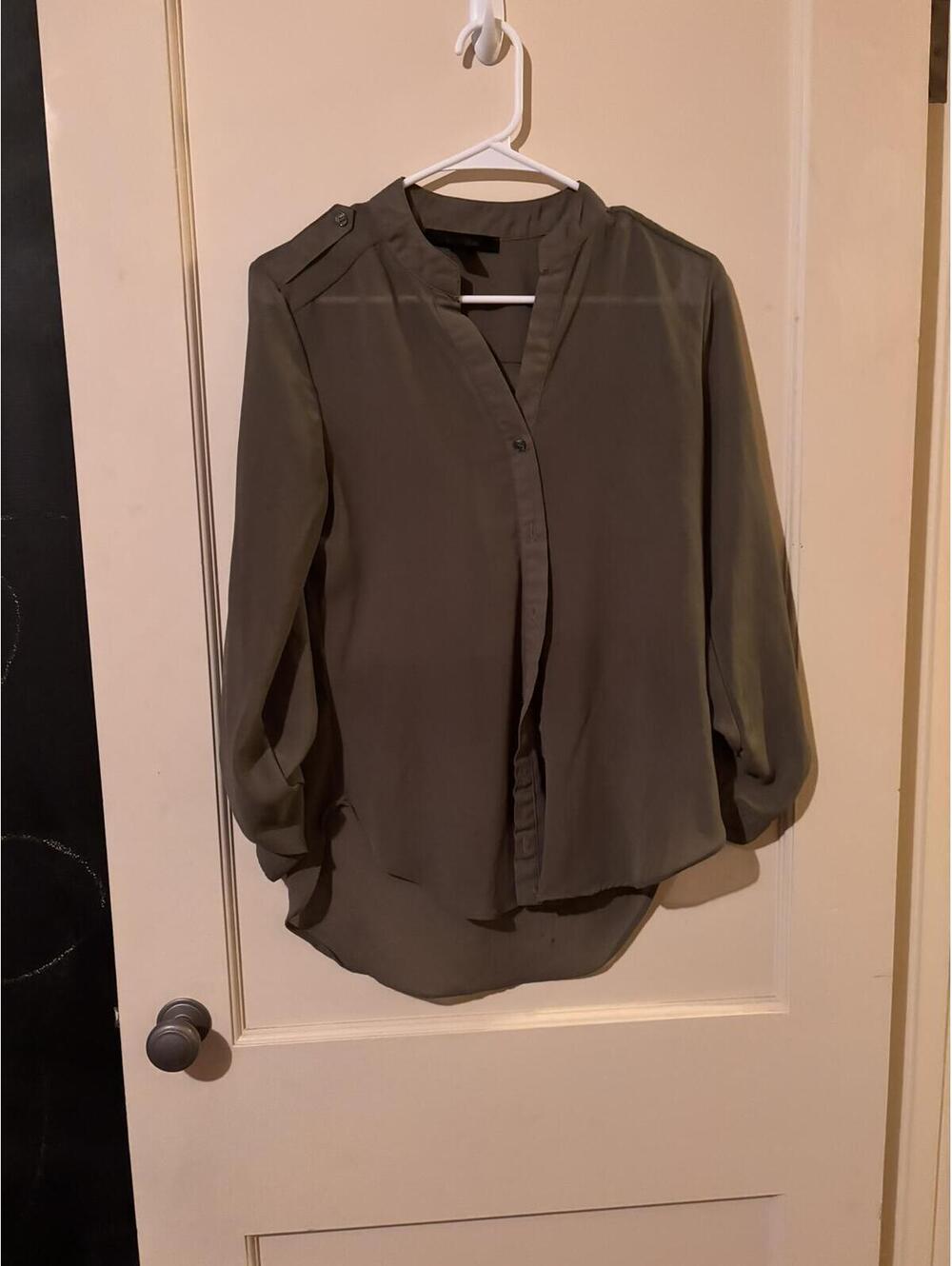 One Blue Olive Gray Button-Front Blouse Size S